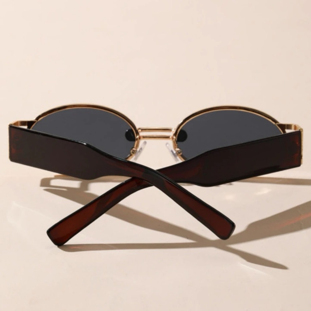 Oval gold frame Sunglasses - Picture 3 of 5
